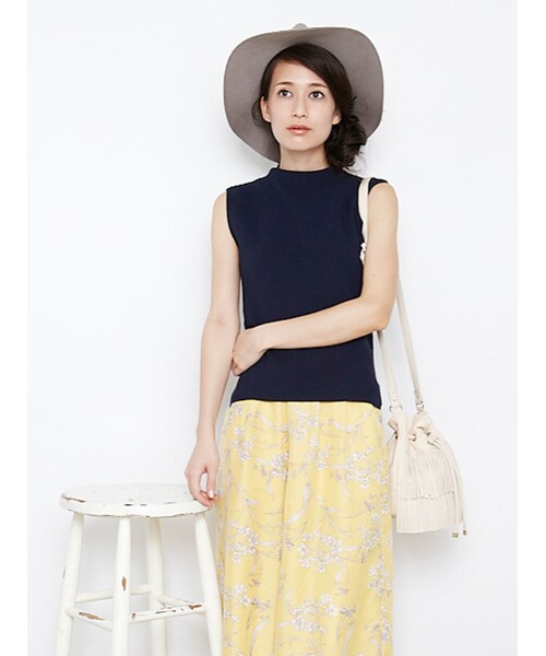 MERCURYDUO（マーキュリーデュオ）の「【DUO】 ボトルネックSIMPLEノースリーブニット（トップス・レディース・オフホワイト/ライトグレー/マスタード/ネイビー）」の7枚目の写真