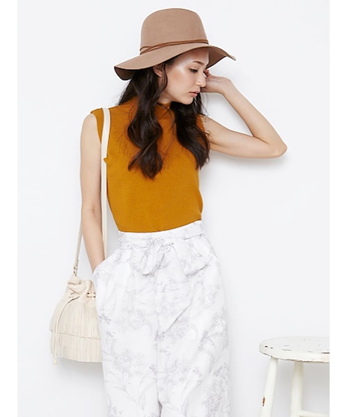 MERCURYDUO（マーキュリーデュオ）の「【DUO】 ボトルネックSIMPLEノースリーブニット（トップス・レディース・オフホワイト/ライトグレー/マスタード/ネイビー）」の15枚目の写真