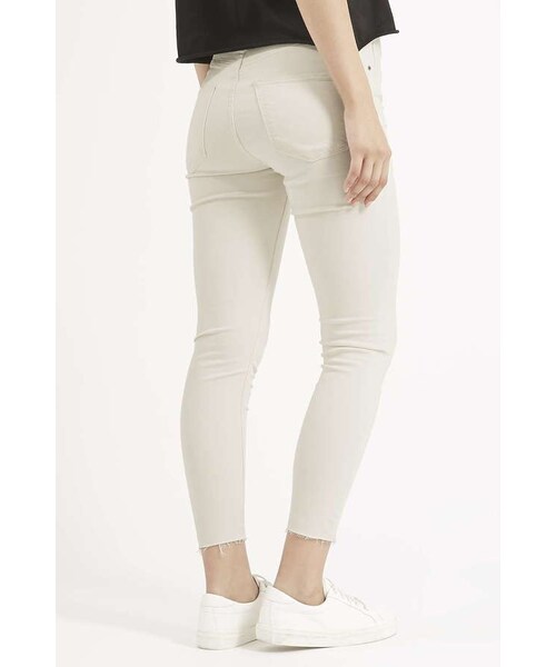 TOPSHOP（トップショップ）の「Petite moto ecru raw hem jamie jeans（デニムパンツ・レディース・White・W2428/W2528/W2628/W2828/W3028/W3228）」の3枚目の写真