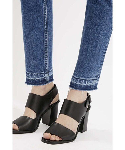 TOPSHOP（トップショップ）の「Moto undone hem binx jeans（デニムパンツ・レディース・Blue・W3030/W3430/W3432）」の4枚目の写真