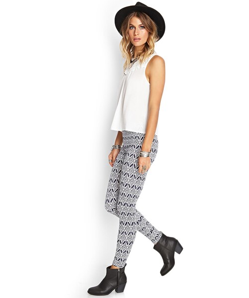 FOREVER 21（フォーエバー トゥエンティーワン）の「FOREVER 21 Geo Print Leggings（レギンス/スパッツ・レディース・White・X-Small/Small）」の5枚目の写真