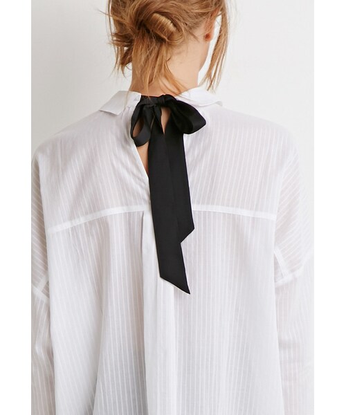 FOREVER 21(フォーエバー トゥエンティーワン)の「FOREVER 21 Ribbon-Back Striped Shirt(シャツ/ブラウス・レディース・White・X-Small/Small/Large)」の4枚目の写真