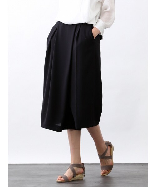 qualite(カリテ)の「アシンメトリータックキュロットパンツ(キュロット・レディース・ライトグレ-/ネイビー・1/2/3)」の3枚目の写真