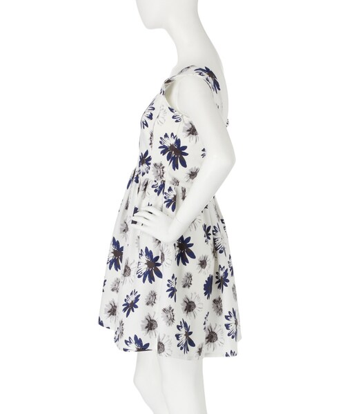 merry jenny（メリージェニー）の「Flowerフレアワンピース（ワンピース/ドレス・レディース・オフホワイト/ネイビー）」の4枚目の写真