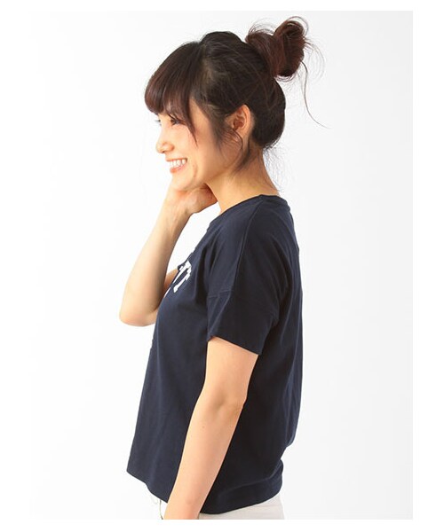 earth music&ecology（アースミュージックアンドエコロジー）の「カレッジTシャツ（トップス・レディース・オフホワイト/杢ライトグレー/ボルドー/ネイビー・F）」の6枚目の写真