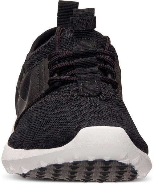 NIKE（ナイキ）の「Nike Women's Juvenate Casual Sneakers from Finish Line（スニーカー・レディース・Black・6/6.5/7/7.5/8/8.5/9/10）」の4枚目の写真