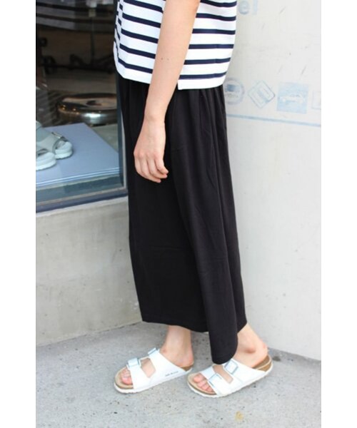 SLOBE IENA(スローブイエナ)の「《追加予約》メンモダールワイドパンツ(パンツ・レディース・ブラック/ブルー・フリー)」の5枚目の写真