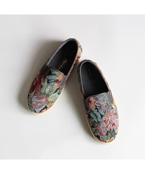 VOO（ヴォー）の「GBL Slip On（ファッション雑貨・Dark Biege/Navy・36/41/43）」の4枚目の写真