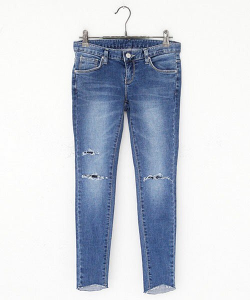 DHOLIC（ディーホリック）の「988 ニーカットスキニージーンズ（デニムパンツ・レディース・ライトブルーデニム/ブルーデニム・25/26/27/28/29）」の2枚目の写真