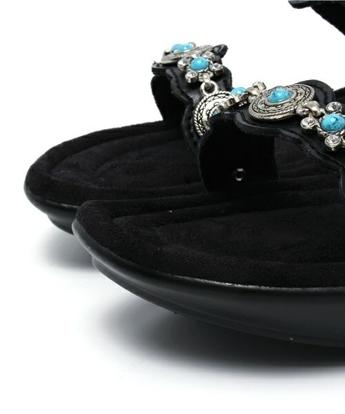 Minnetonka（ミネトンカ）の「ボカⅡスライドサンダル　（842320）（サンダル・レディース・ブラック/ブラウン・35/36/37/38）」の5枚目の写真