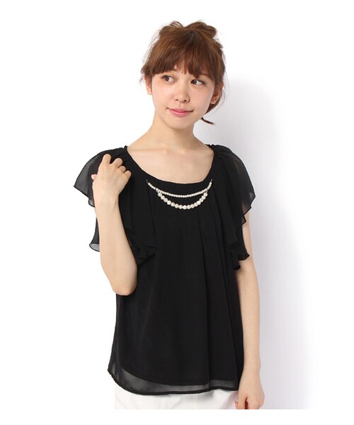 PAGEBOY（ページボーイ）の「ネックレス付きフリルスリーブフレアブラウス（トップス・レディース・オフホワイト/ブラック/クリーム/ライトグリーン/ネイビー/ラベンダー）」の2枚目の写真