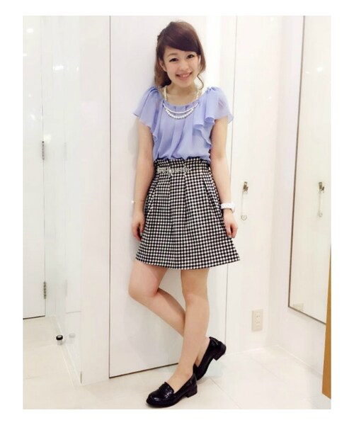 PAGEBOY（ページボーイ）の「ネックレス付きフリルスリーブフレアブラウス（トップス・レディース・オフホワイト/ブラック/クリーム/ライトグリーン/ネイビー/ラベンダー）」の20枚目の写真