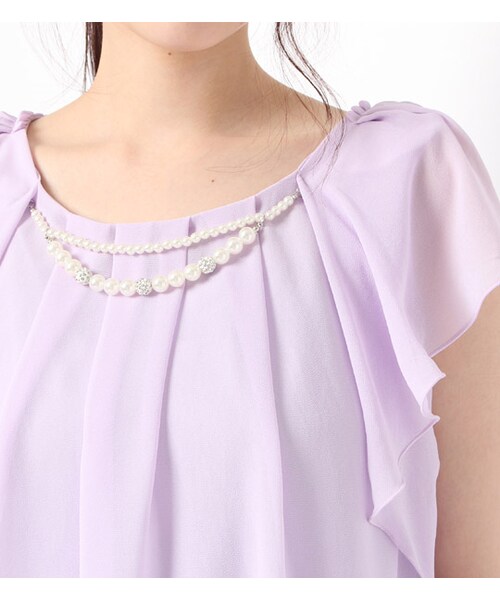 PAGEBOY（ページボーイ）の「ネックレス付きフリルスリーブフレアブラウス（トップス・レディース・オフホワイト/ブラック/クリーム/ライトグリーン/ネイビー/ラベンダー）」の10枚目の写真