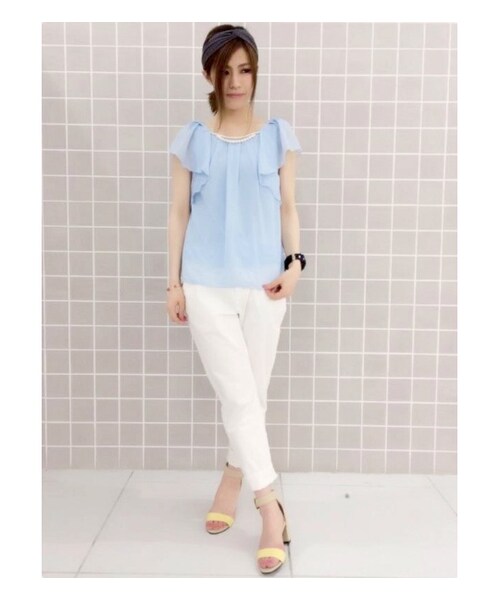 PAGEBOY（ページボーイ）の「ネックレス付きフリルスリーブフレアブラウス（トップス・レディース・オフホワイト/ブラック/クリーム/ライトグリーン/ネイビー/ラベンダー）」の16枚目の写真