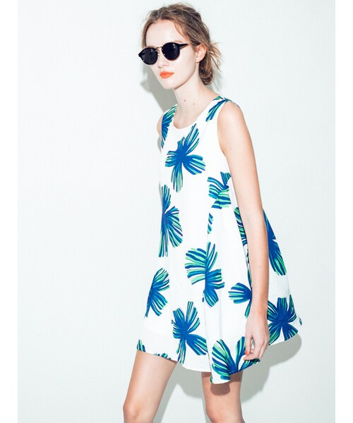 MURUA(ムルーア)の「【FEMININN】サマーフローラルミニワンピース(ワンピース/ドレス・レディース・オレンジ/グリーン・1/2)」の3枚目の写真