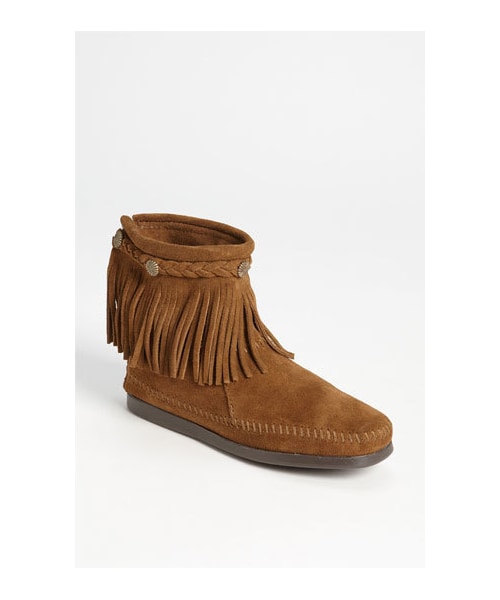 Minnetonka(ミネトンカ)の「Minnetonka Back Zip Ankle Boot(ブーツ・レディース・Brown・10 M/11 M/5 M/5.5 M/6 M/6.5 M/7 M/7.5 M/8 M/8.5 M/9 M/9.5 M)」の1枚目の写真