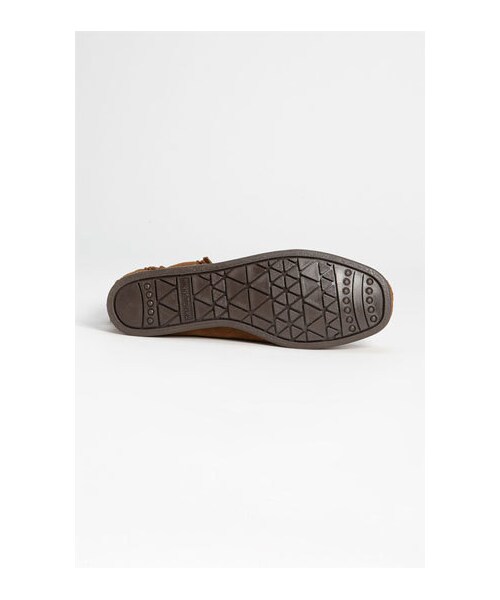 Minnetonka(ミネトンカ)の「Minnetonka Back Zip Ankle Boot(ブーツ・レディース・Brown・10 M/11 M/5 M/5.5 M/6 M/6.5 M/7 M/7.5 M/8 M/8.5 M/9 M/9.5 M)」の3枚目の写真