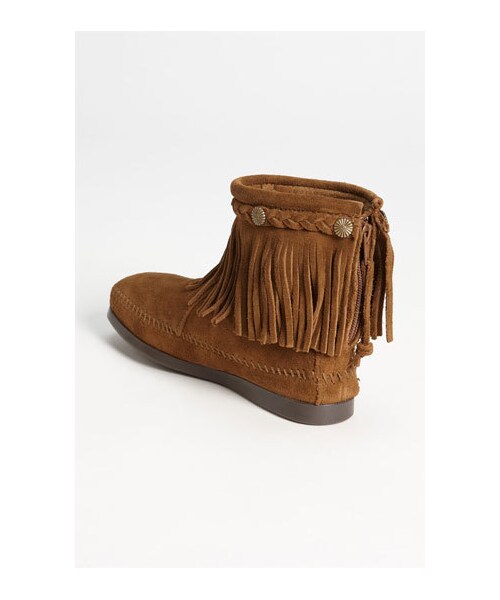 Minnetonka(ミネトンカ)の「Minnetonka Back Zip Ankle Boot(ブーツ・レディース・Brown・10 M/11 M/5 M/5.5 M/6 M/6.5 M/7 M/7.5 M/8 M/8.5 M/9 M/9.5 M)」の2枚目の写真