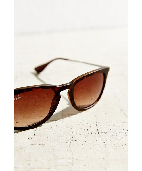 Ray-Ban(レイバン)の「Ray-Ban Stylish Frame Sunglasses(サングラス・レディース・Black/Brown・ONE SIZE)」の4枚目の写真