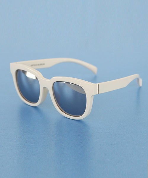 DHOLIC（ディーホリック）の「*OPTICS MUSEUM*TR90ミラーレンズサングラス（サングラス・レディース・アイボリー/クリア/クリアグレー/クリアピンク/ブラックホワイト/ホワイト/ブラック・FREE）」の2枚目の写真