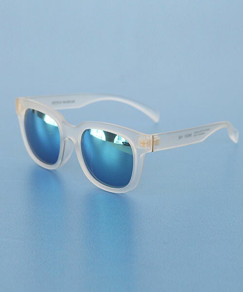 DHOLIC（ディーホリック）の「*OPTICS MUSEUM*TR90ミラーレンズサングラス（サングラス・レディース・アイボリー/クリア/クリアグレー/クリアピンク/ブラックホワイト/ホワイト/ブラック・FREE）」の7枚目の写真