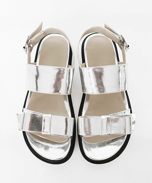 DHOLIC(ディーホリック)の「リボンストラップビーチサンダル(ビーチサンダル・レディース・ブラック/ホワイト/シルバー・230/235/240/245/250)」の3枚目の写真