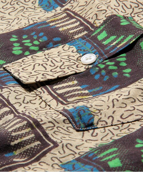 FREAK'S STORE(フリークスストア)の「バティック SHIRTS(トップス・メンズ・ベージュ/グリーン/ネイビー・M/L)」の9枚目の写真