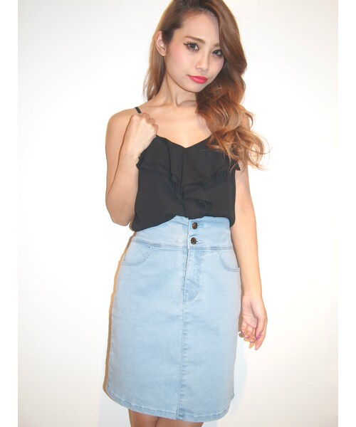 RESEXXY(リゼクシー)の「ゴールドボタンデニムスカート(スカート・レディース・アイスブルー/インディゴ)」の1枚目の写真