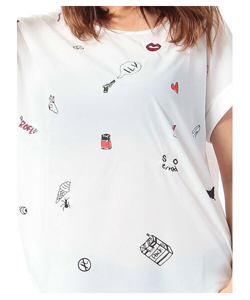 SPIRALGIRL（スパイラルガール）の「モチーフ総柄Tシャツ（トップス・レディース・ブラック/オフホワイト系・F）」の7枚目の写真