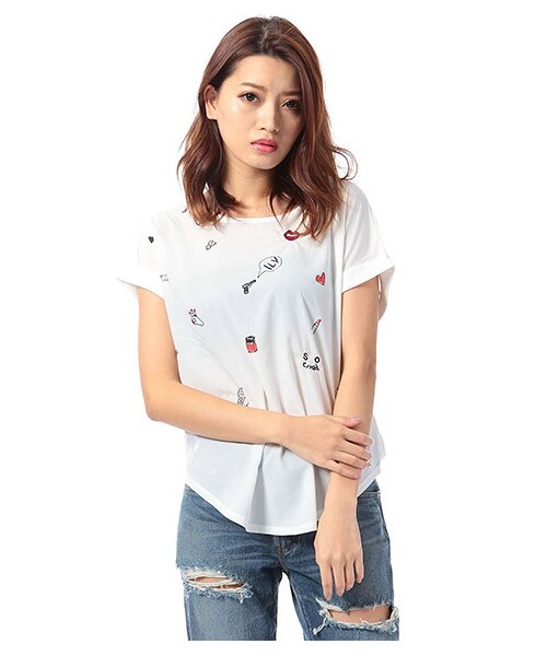 SPIRALGIRL（スパイラルガール）の「モチーフ総柄Tシャツ（トップス・レディース・ブラック/オフホワイト系・F）」の2枚目の写真