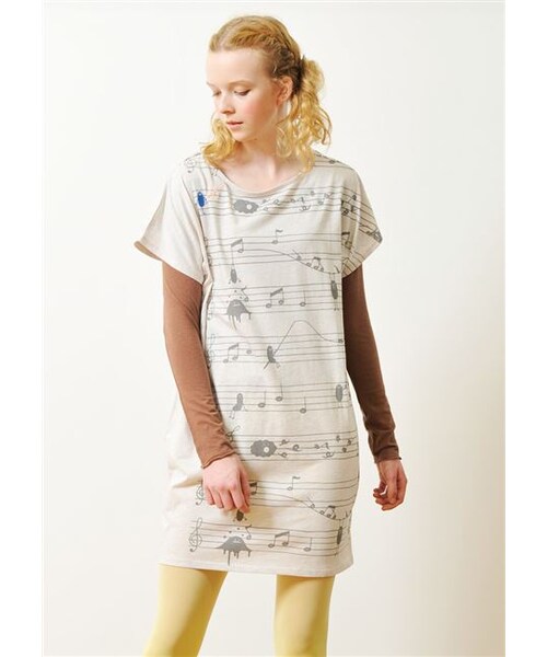 Design Tshirts Store graniph（デザイン　ティーシャツ　ストア　グラニフ）の「ビューティフル シャドー ボート ネック ショート スリーブ ワンピース (メロディー ビューティフル シャドー)（ワンピース/ドレス・レディース・カラフル ヘザー ナチュラル・Ladies F）」の9枚目の写真