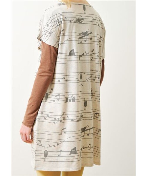 Design Tshirts Store graniph（デザイン　ティーシャツ　ストア　グラニフ）の「ビューティフル シャドー ボート ネック ショート スリーブ ワンピース (メロディー ビューティフル シャドー)（ワンピース/ドレス・レディース・カラフル ヘザー ナチュラル・Ladies F）」の5枚目の写真