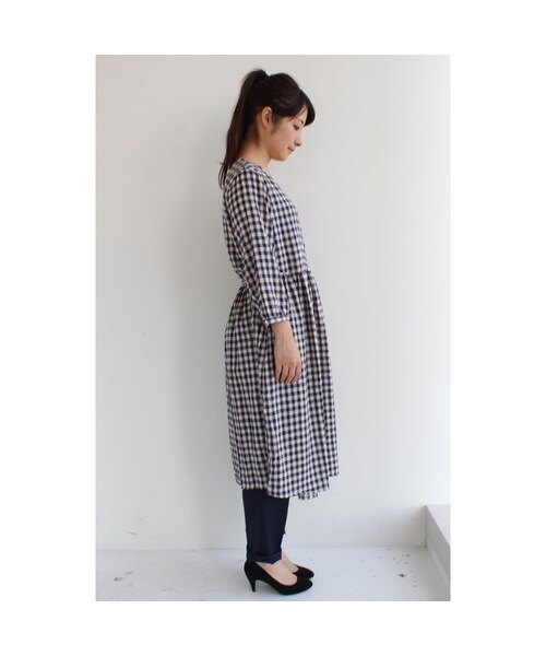 haco!（ハコ）の「リス クロース　ギンガムのカシュクールワンピース:ネイビー（ワンピース・レディース・Various・S /M /L /LL/MT）」の2枚目の写真