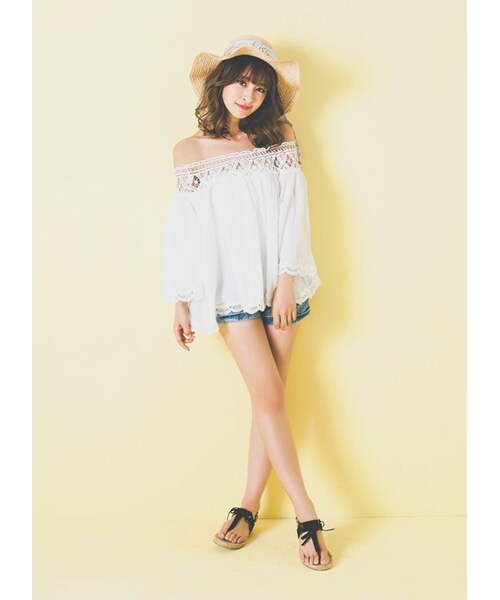 gracegift(グレースギフト)の「韓國唯美肩部幾何蕾絲露肩上衣(トップス・レディース・黑/白・F)」の6枚目の写真