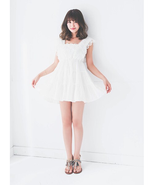gracegift（グレースギフト）の「韓國荷葉滾邊蕾絲無袖娃娃洋裝（その他・レディース・白・F）」の5枚目の写真