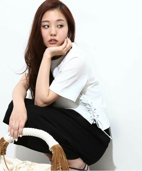 AHUM（アウン）の「サイド編み上げTシャツ/全1色（その他・レディース・その他）」の3枚目の写真