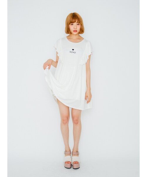 merry jenny(メリージェニー)の「XOXOハートフリルワンピース(ワンピース/ドレス・レディース・オフホワイト/ブラック/アイスブルー・F)」の4枚目の写真