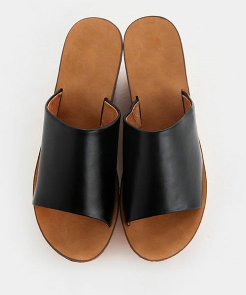 DHOLIC（ディーホリック）の「ワイドストラッププラットフォームヒールサンダル（サンダル・レディース・アイボリー/ブラック・225/230/235/240/245）」の2枚目の写真