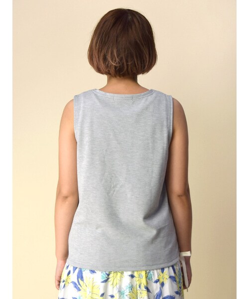 w closet（ダブルクローゼット）の「レースアップノースリプルオーバー（トップス・レディース・オフホワイト/グレー/キャメル・FREE）」の6枚目の写真