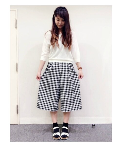 PAGEBOY（ページボーイ）の「サイド編み上げタック入りガウチョパンツ（パンツ・レディース・オフホワイト/ブラック/ブラック系/ブルー/インディゴ）」の21枚目の写真