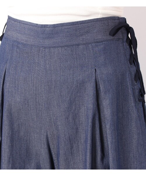 PAGEBOY（ページボーイ）の「サイド編み上げタック入りガウチョパンツ（パンツ・レディース・オフホワイト/ブラック/ブラック系/ブルー/インディゴ）」の8枚目の写真