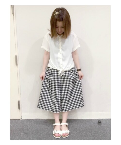 PAGEBOY（ページボーイ）の「サイド編み上げタック入りガウチョパンツ（パンツ・レディース・オフホワイト/ブラック/ブラック系/ブルー/インディゴ）」の16枚目の写真