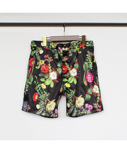 AlexanderLeeChang(アレキサンダーリーチャン)の「Cactus Aloha Beach Town Shorts(パンツ・White/Black・0/2/4)」の1枚目の写真