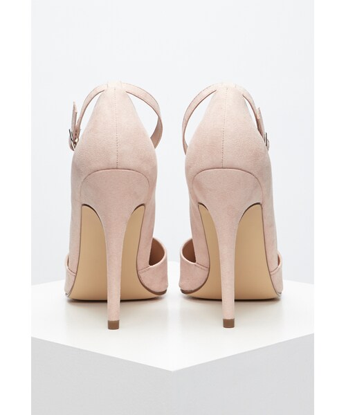 FOREVER 21（フォーエバー トゥエンティーワン）の「FOREVER 21 Faux Suede Pointed Pumps（パンプス・レディース・Black/Beige/Blue/Brown・5.5/6/6.5/7/7.5/8/8.5/9/10）」の15枚目の写真