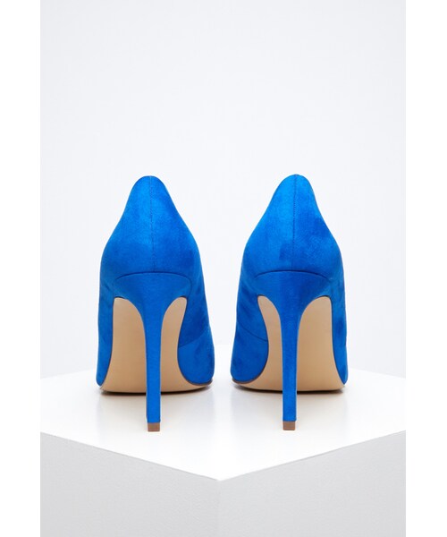 FOREVER 21（フォーエバー トゥエンティーワン）の「FOREVER 21 Pointed Faux Suede Pumps（パンプス・レディース・Black/Blue/Brown/Red・6/7/8/9/10）」の6枚目の写真