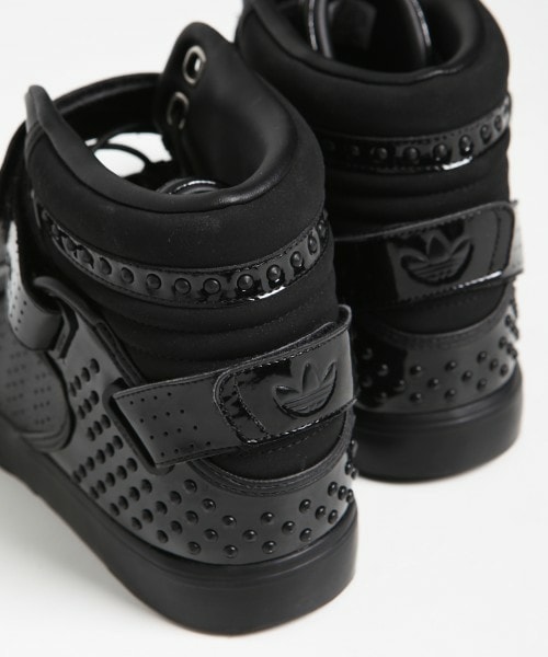 VANQUISH（ヴァンキッシュ）の「adidas Originals for VANQUISH