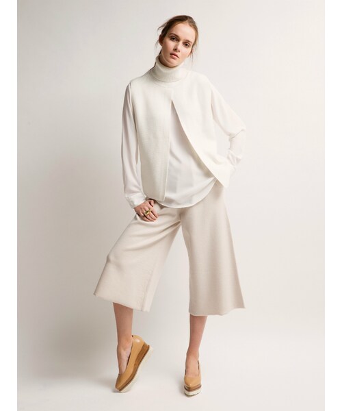 LAGUNAMOON(ラグナムーン)の「スリットレイヤードプルオーバー(トップス・レディース・ホワイト/チャコールグレー)」の4枚目の写真