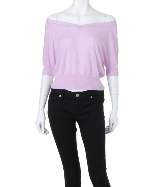 MERCURYDUO（マーキュリーデュオ）の「【DUO】オフショルVネック半袖ニット（トップス・レディース・オフホワイト/ライトイエロー/ネイビー/ラベンダー・F）」の2枚目の写真