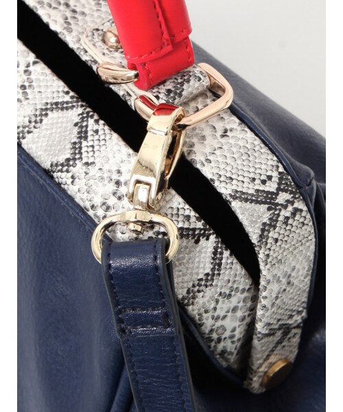 interstaple（インターステイプル）の「パイソンコンビ口金ボストン【予約】（ボストンバッグ・レディース・NAVY/BLK/BG・F）」の8枚目の写真