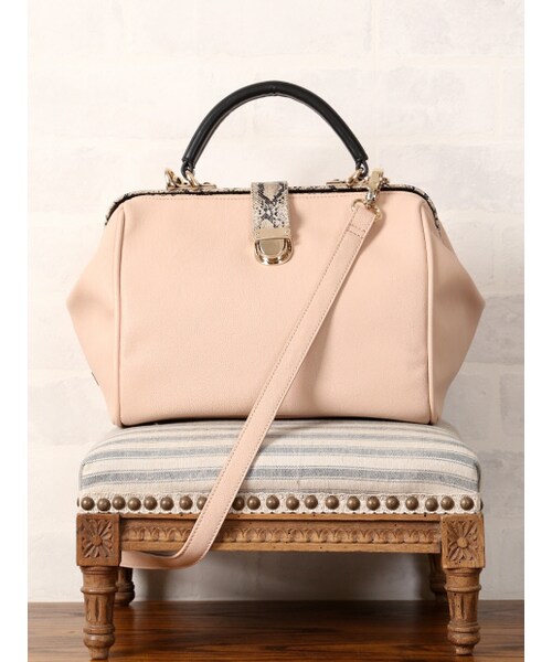 interstaple（インターステイプル）の「パイソンコンビ口金ボストン【予約】（ボストンバッグ・レディース・NAVY/BLK/BG・F）」の9枚目の写真